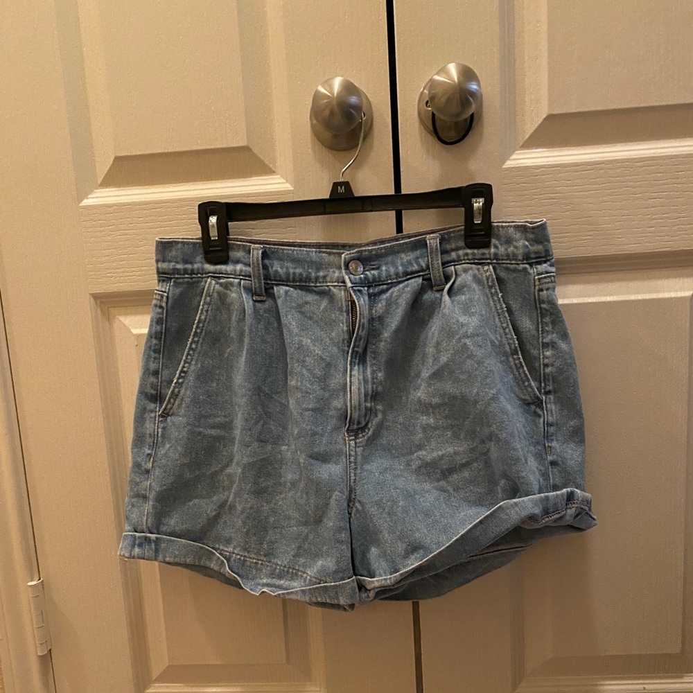 AE mom shorts